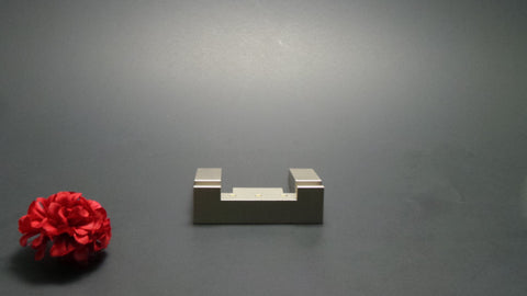 Flat glass light base for laser photo crystals
